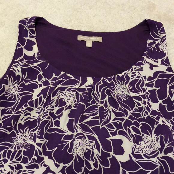 Banana Republic • Sleeveless Top - Picture 2 of 5